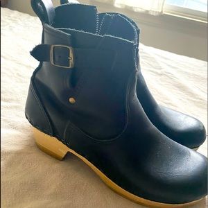 No. 6 5” Leather Clog Buckle Boot on Mid Heel in Black. Size 40